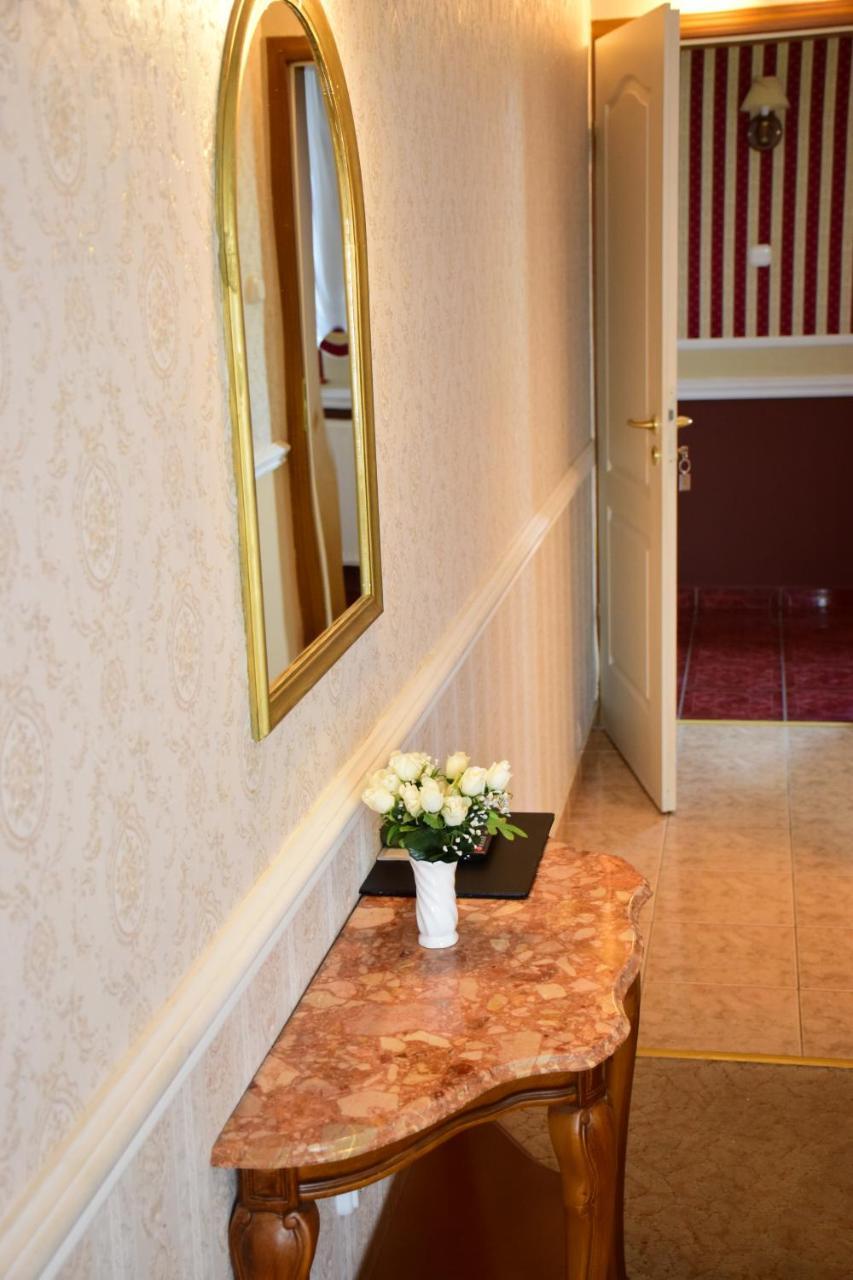 Hotel Bíbic és Tüskevár Étterem és Horgásztó Nyíregyháza Exterior foto
