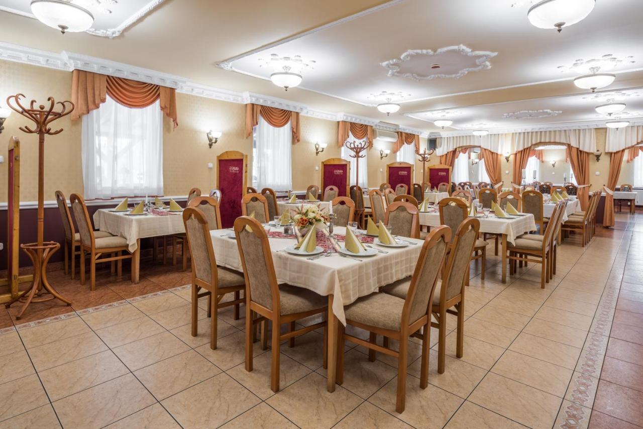 Hotel Bíbic és Tüskevár Étterem és Horgásztó Nyíregyháza Exterior foto